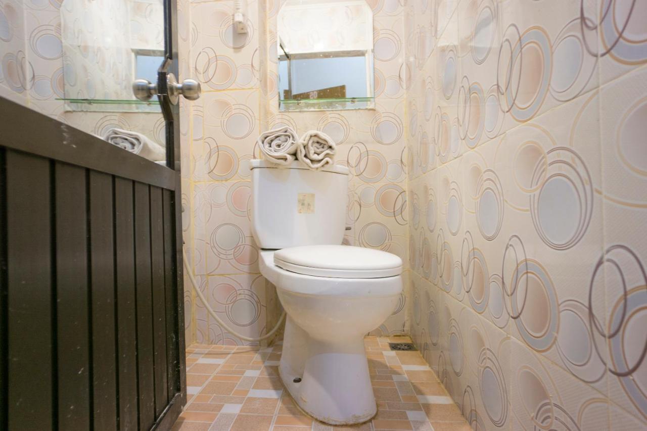 Langsa Oyo 2598 Hotel Chocolate מראה חיצוני תמונה