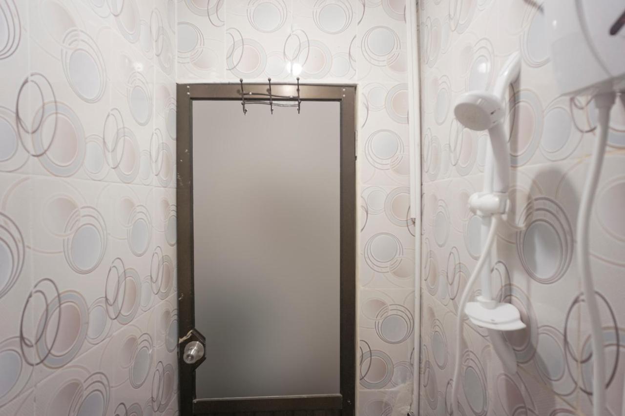 Langsa Oyo 2598 Hotel Chocolate מראה חיצוני תמונה